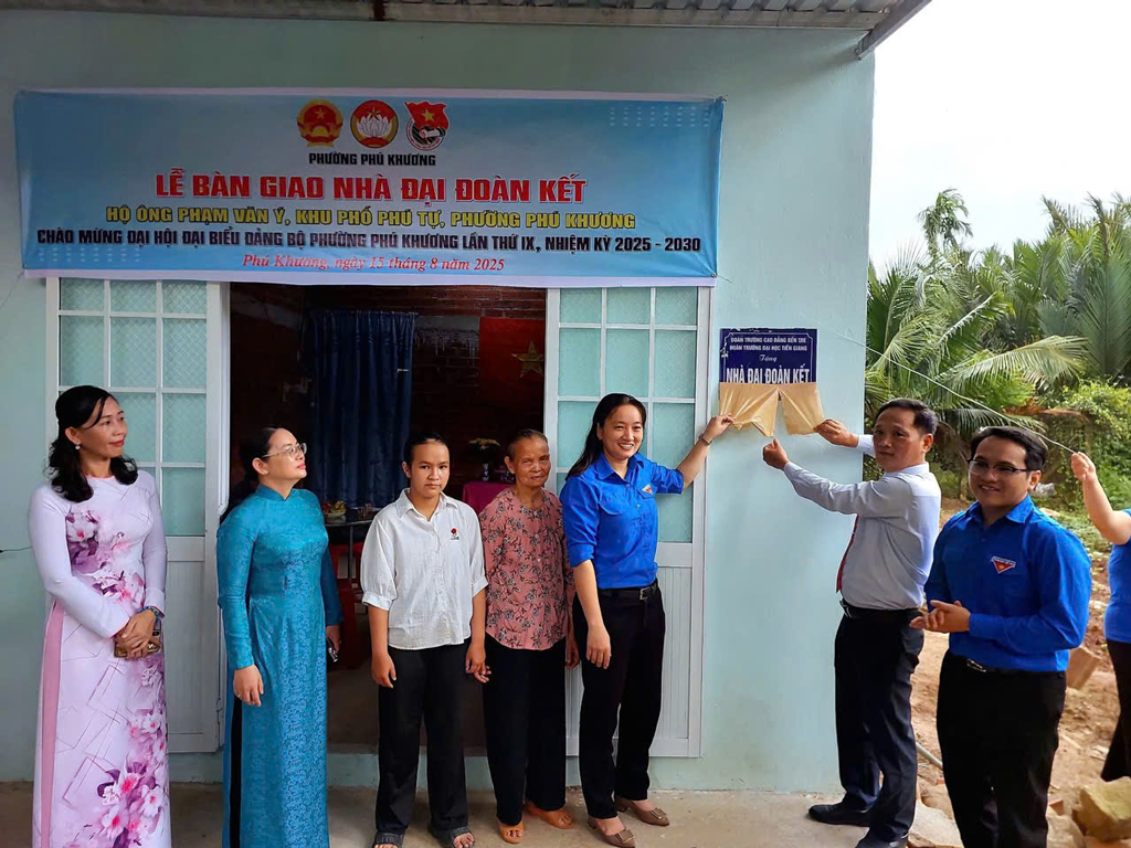 ban-giao-nha-dai-doan-ket-16-8-2025-1