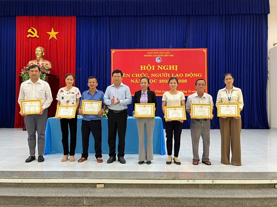 hoi-nghi-vien-chuc-nld-nam-hoc-2025-2026-2