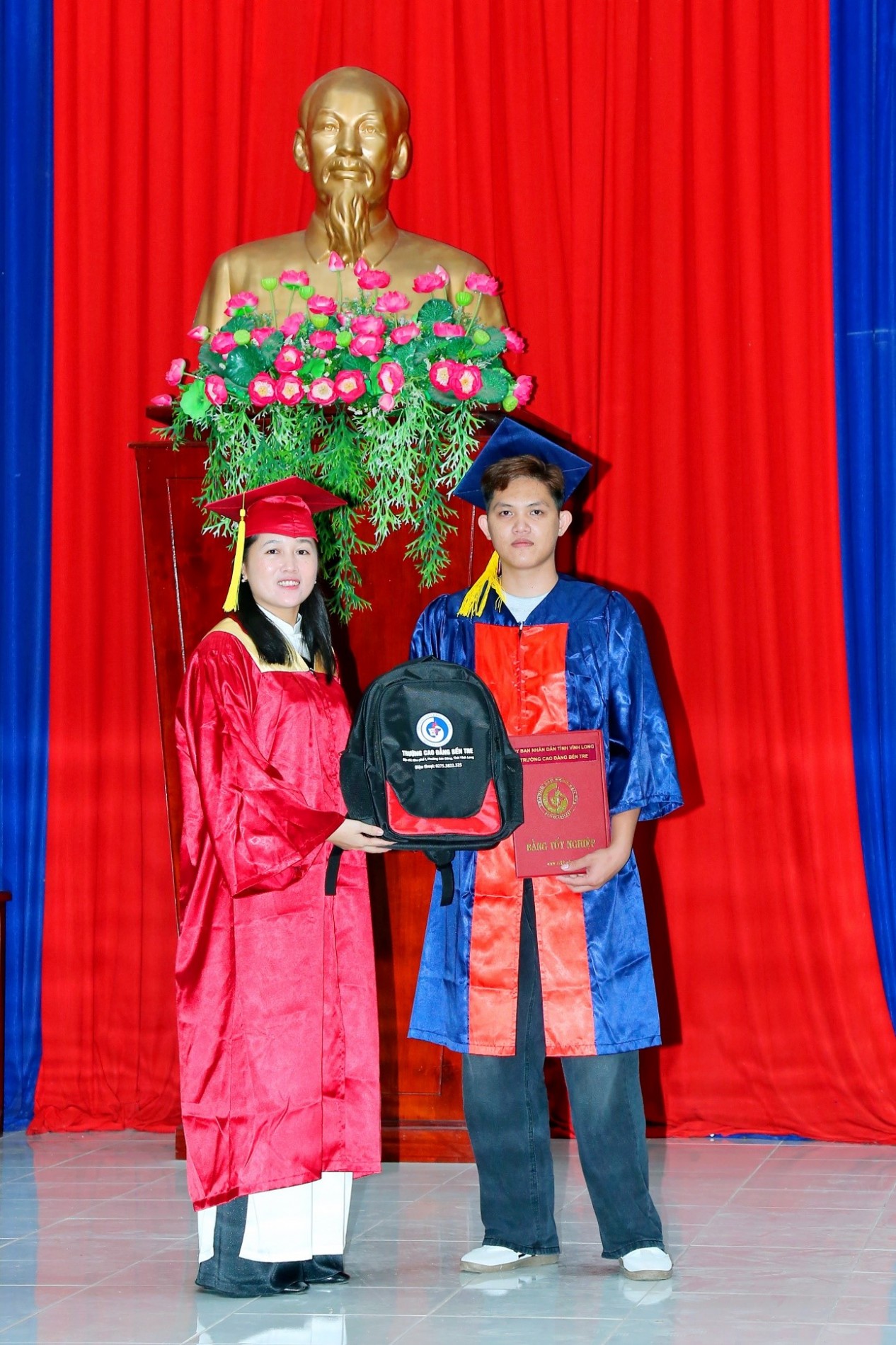 truong-cdbt-to-chuc-le-trao-bang-tot-nghiep-dot-2-2026-8