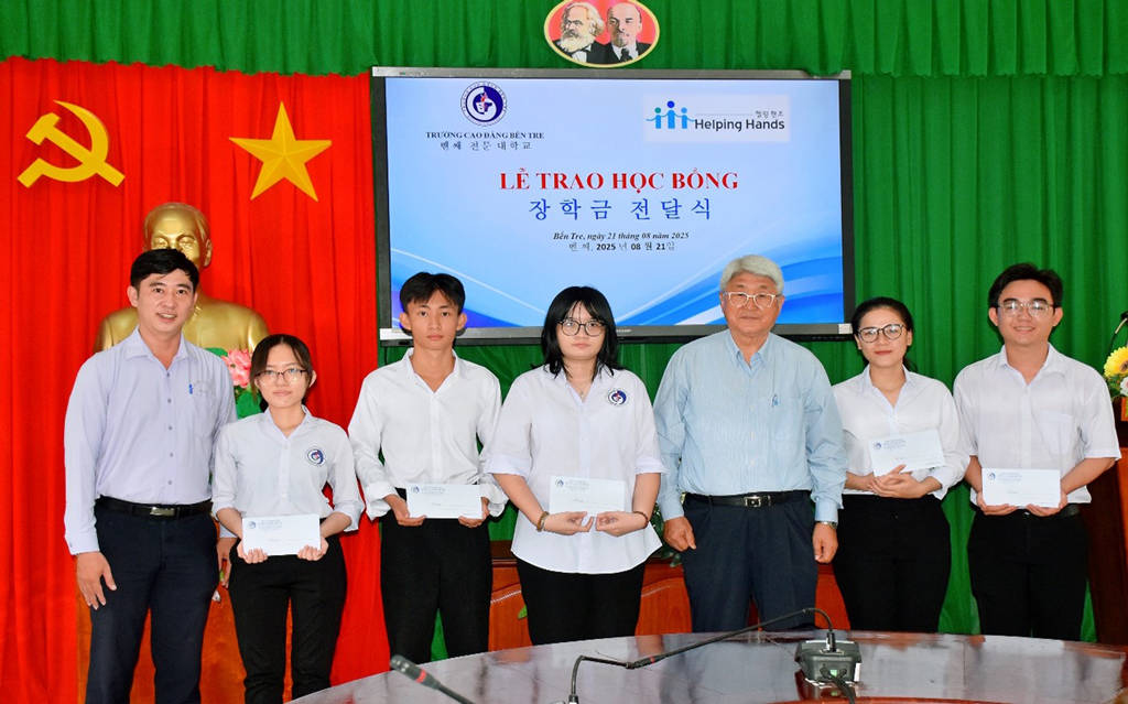 trao-hoc-bong-han-quoc-2025-3